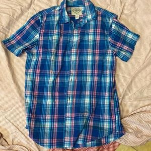 Short sleeve button up